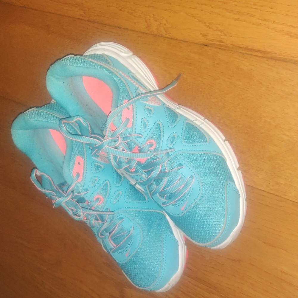 EUC Women's size 6.5 NIKE teal blue orange athletic shoes Sneakers Revolution 2